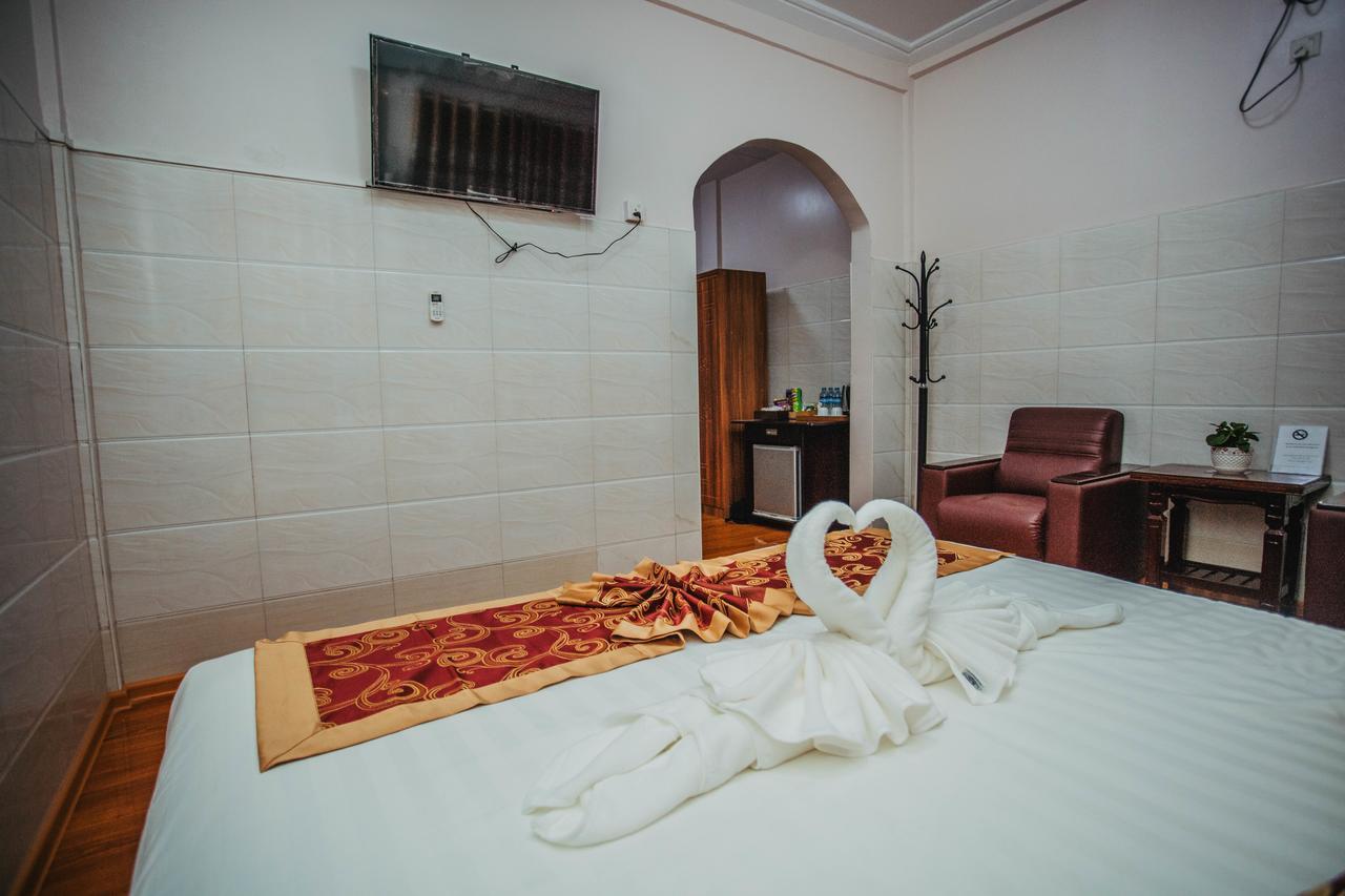 Amber Palace Hotel Myitkyinā Exteriér fotografie